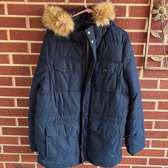 Tommy Hilfiger Men’s heavyweight winter coat size medium - Picture 1 of 8